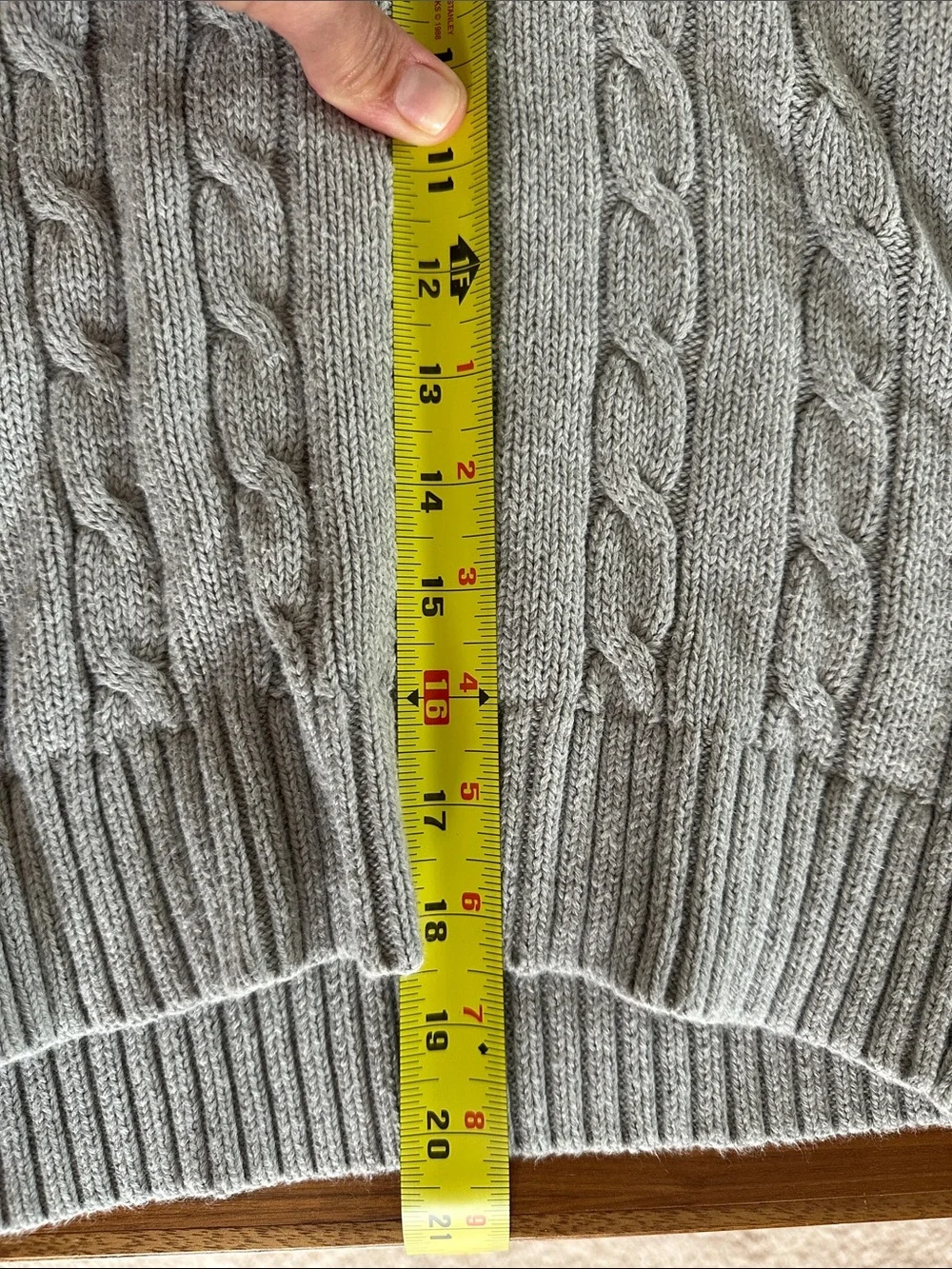 GAP Cable Knit Crewneck Sweater in Light Gray M